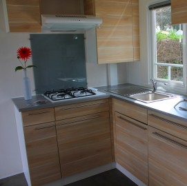 3-bedroom mobile home - kitchen